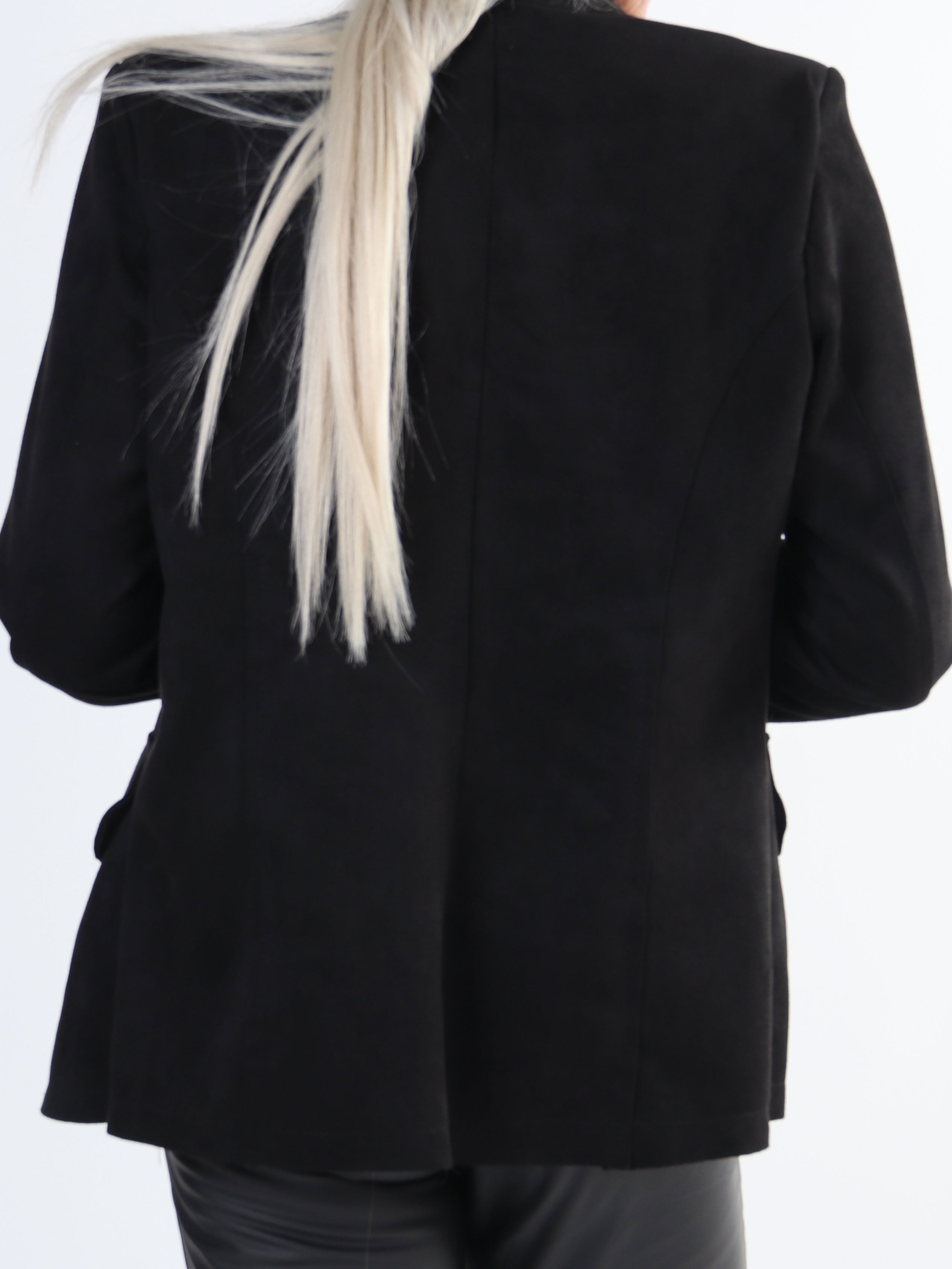 Larissa - Fin kavaj i mockaimitation med knappar